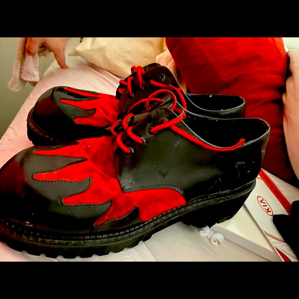 Epidemic flame wingtips